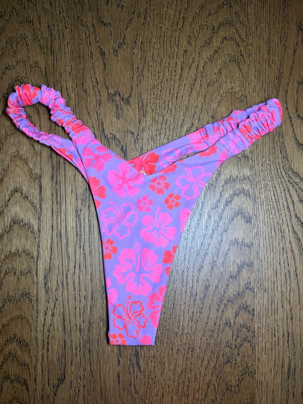 Kulani Kinis Size Medium Floral Scrunch Thong Bottoms